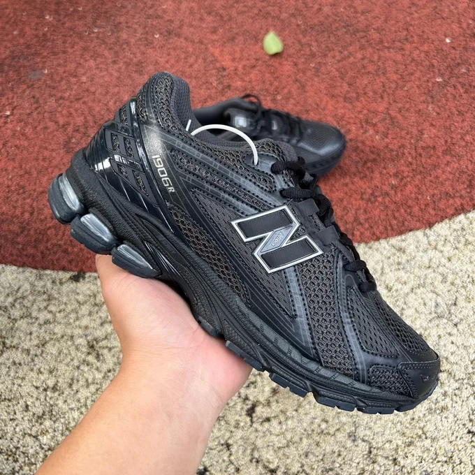 New Balance 1906R Black M1906RJB