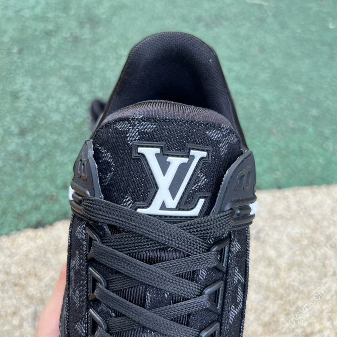 LOUIS VUITTON Trainer Black