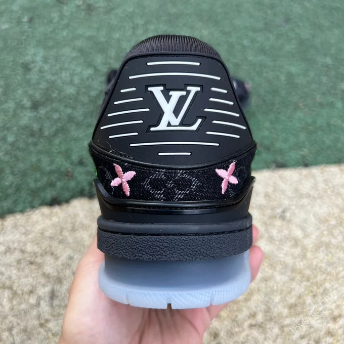 LOUIS VUITTON Trainer Black