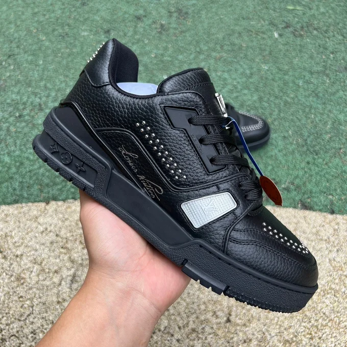 LOUIS VUITTON Trainer Black Silver