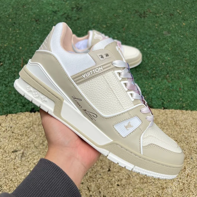 LOUIS VUITTON Trainer Beige Grey