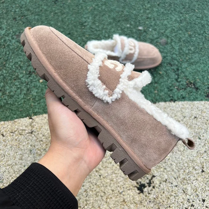 UGG Low-Top Slides