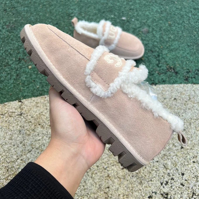 UGG Low-Top Slides