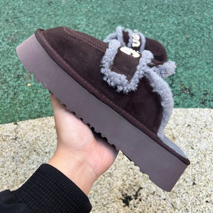 UGG Low-Top Slides