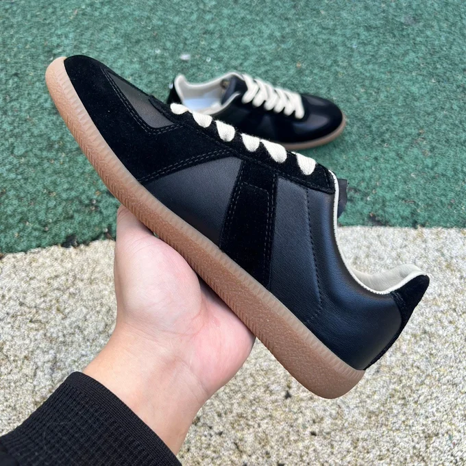 Maison Margiela Replica Black