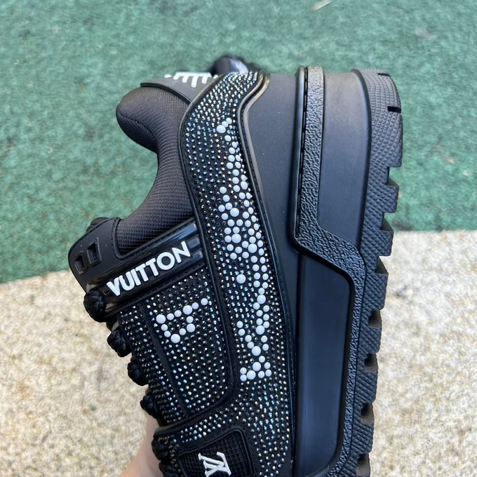 LOUIS VUITTON Trainer Maxi Black