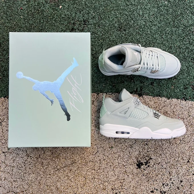 Air Jordan 4 