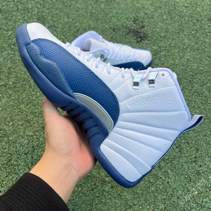 Air Jordan 12 