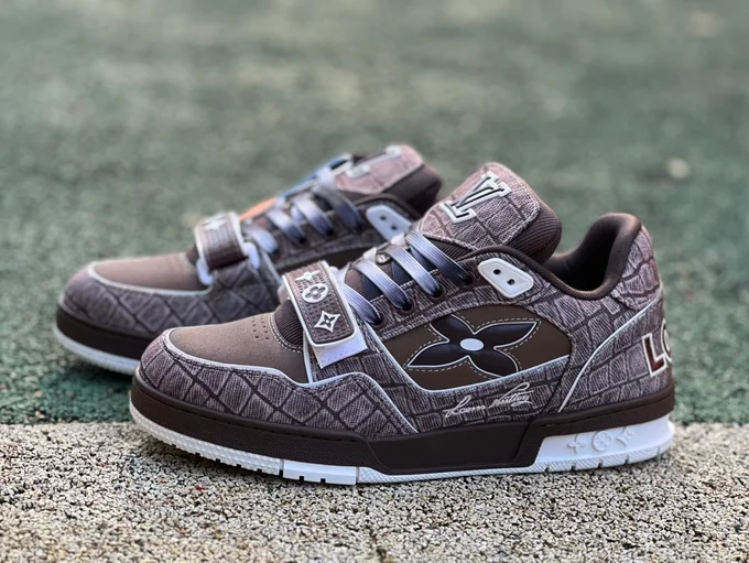 LV Trainer Brown