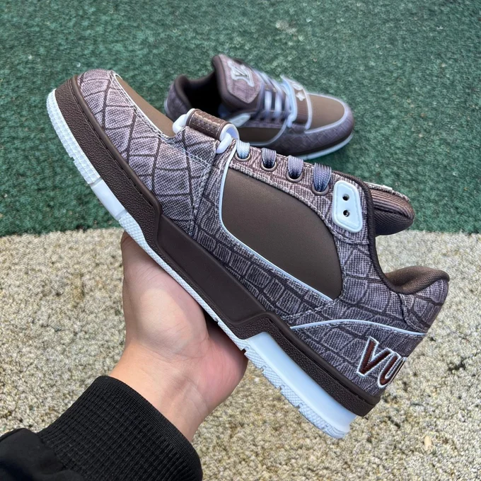 LV Trainer Brown