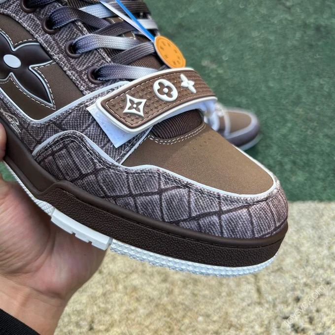 LV Trainer Brown