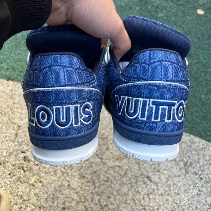 LV Trainer Blue