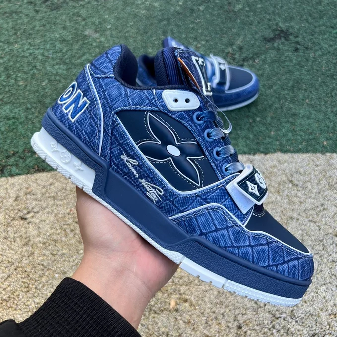 LV Trainer Blue