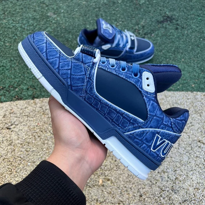 LV Trainer Blue