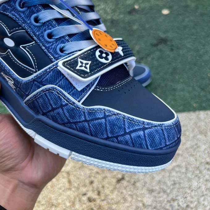 LV Trainer Blue