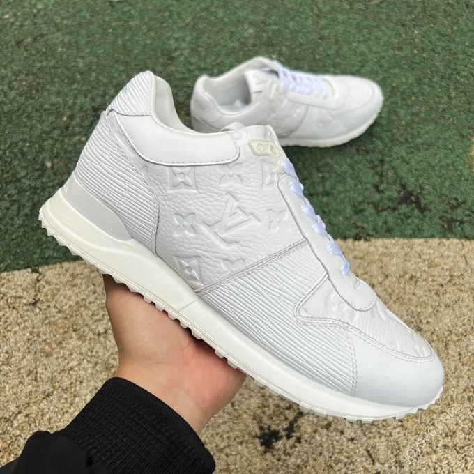 LOUIS VUITTON Run Away White