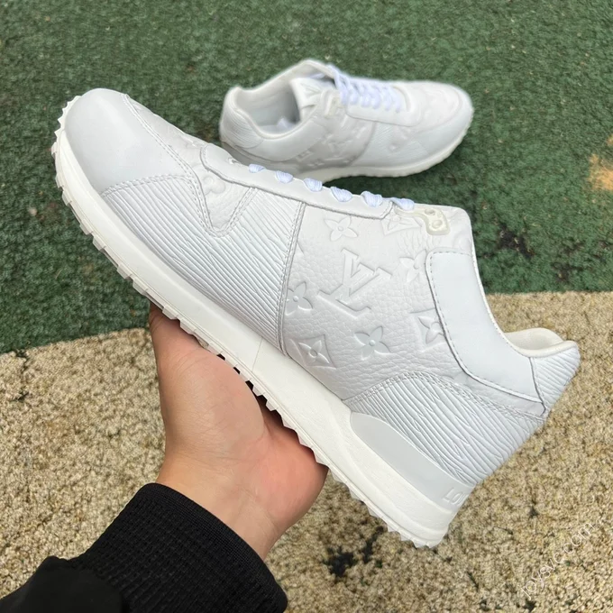 LOUIS VUITTON Run Away White