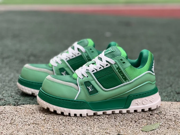 LOUIS VUITTON Trainer Maxi Green