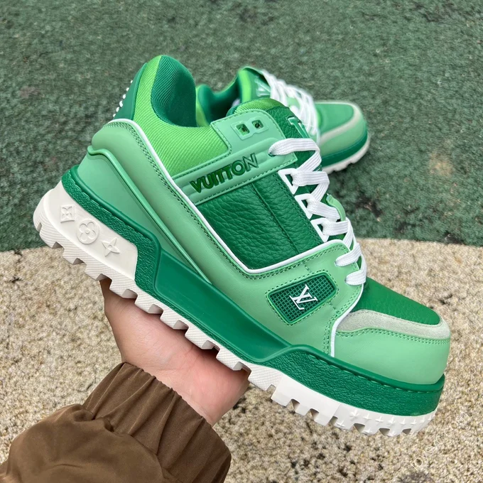 LOUIS VUITTON Trainer Maxi Green