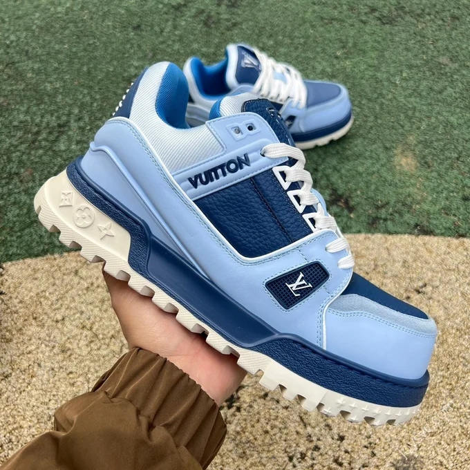 LOUIS VUITTON Trainer Maxi Blue