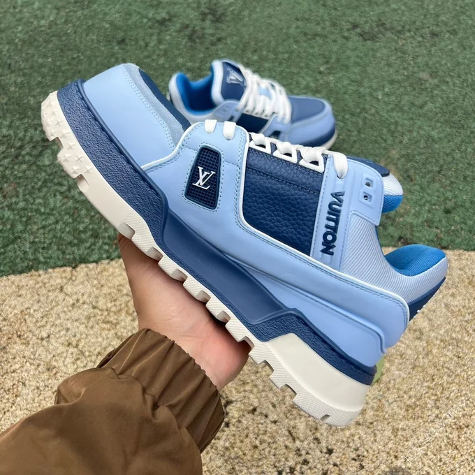 LOUIS VUITTON Trainer Maxi Blue