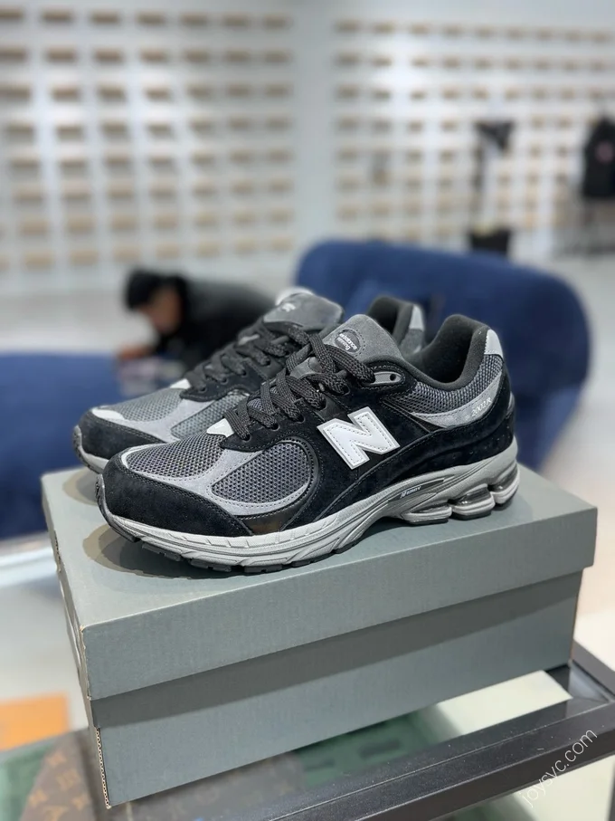 New Balance 2002R Black Grey M2002RR1