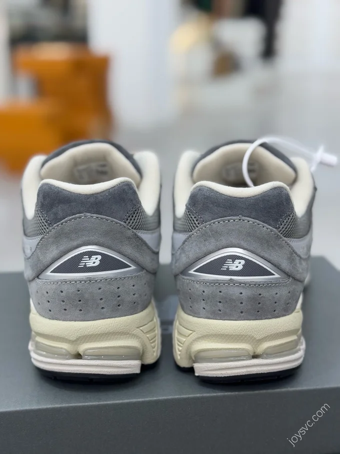 New Balance 2002R Grey M2002RNM