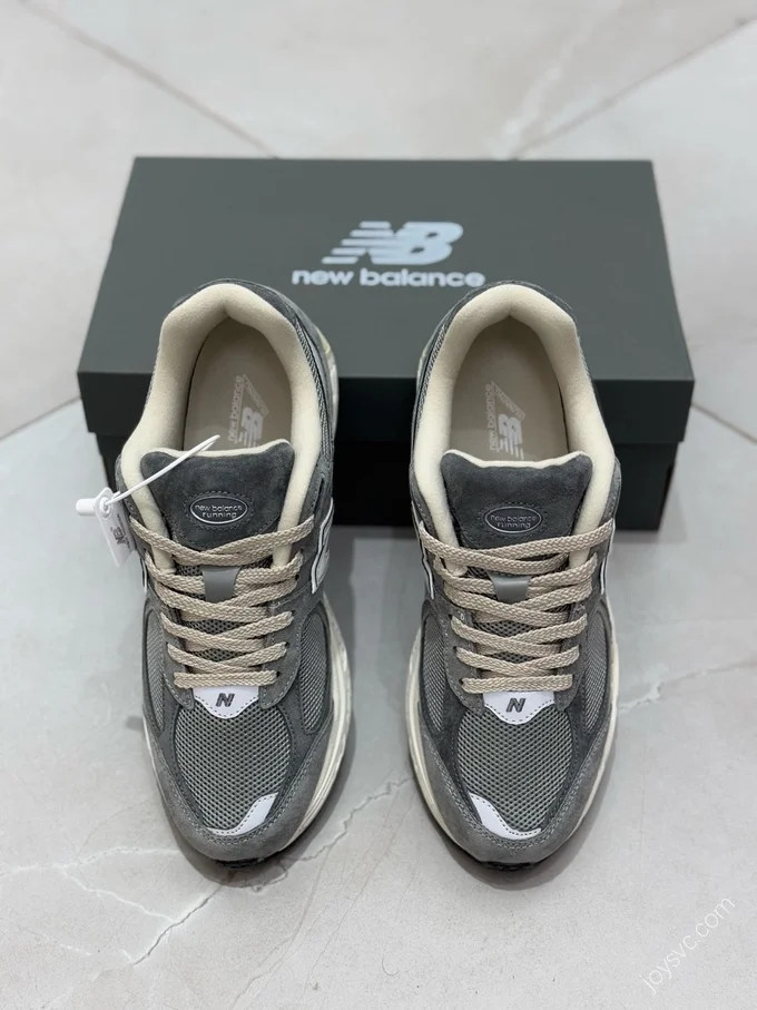 New Balance 2002R Grey M2002RNM