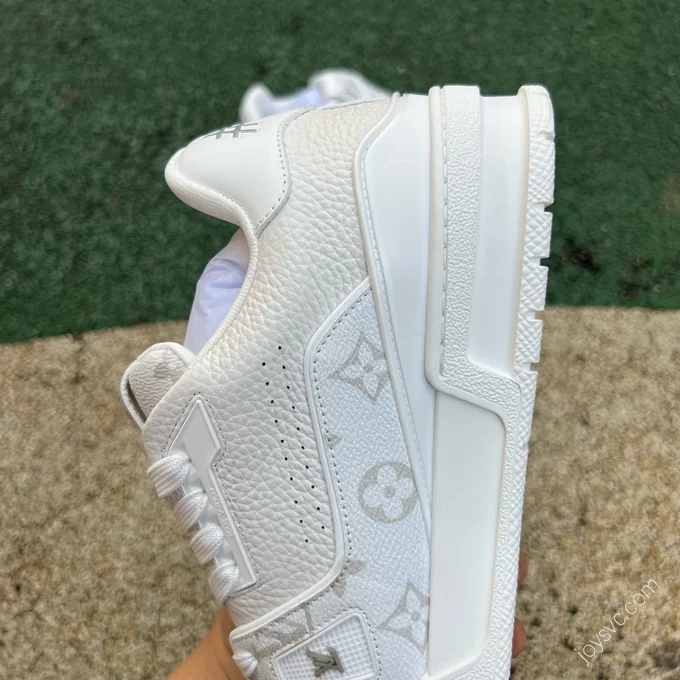 LOUIS VUITTON Trainer White Denim