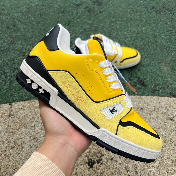 LOUIS VUITTON Trainer Yellow Black