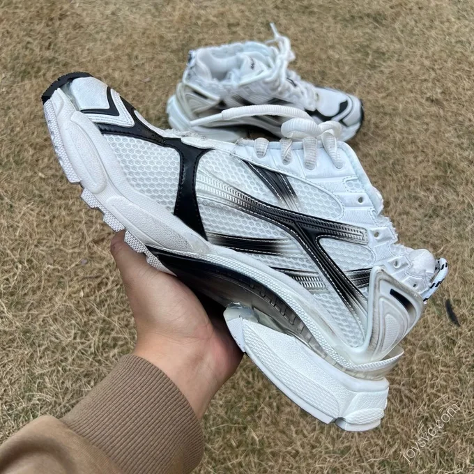 Balenciaga Runner Graffiti Black White