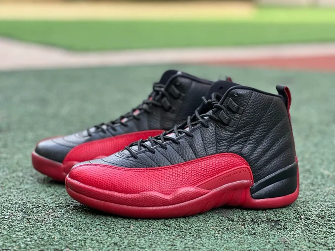 Air Jordan 12 