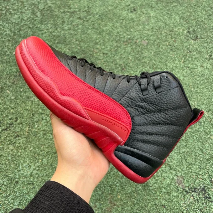 Air Jordan 12 