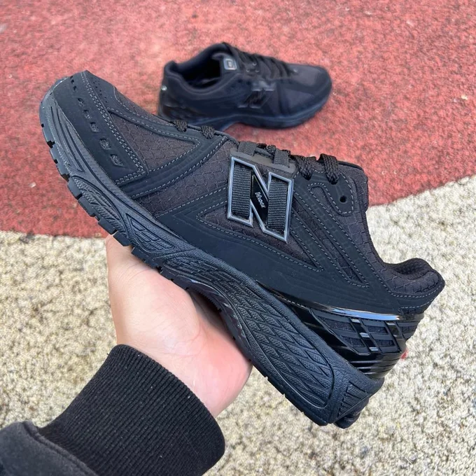 New Balance 1906R Black M1906RWF