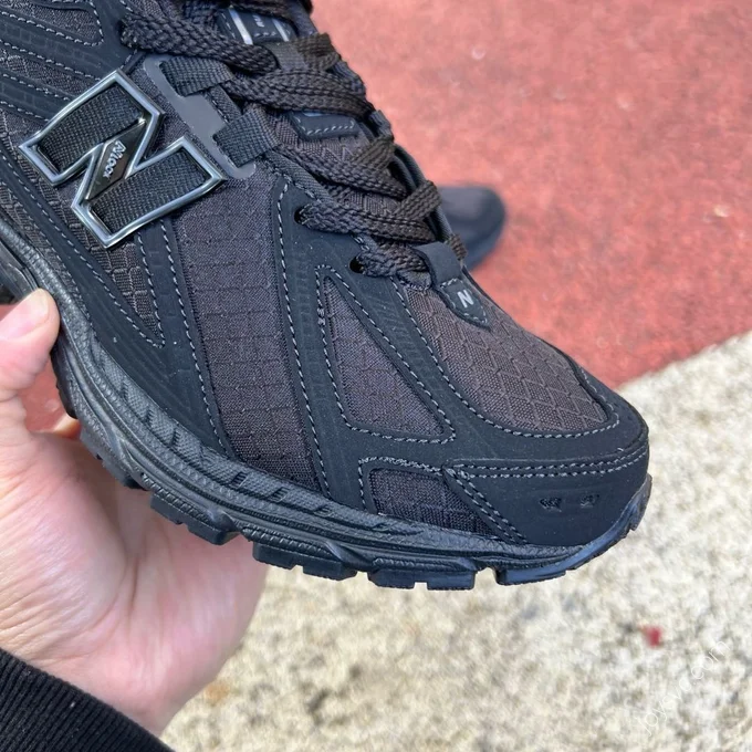 New Balance 1906R Black M1906RWF