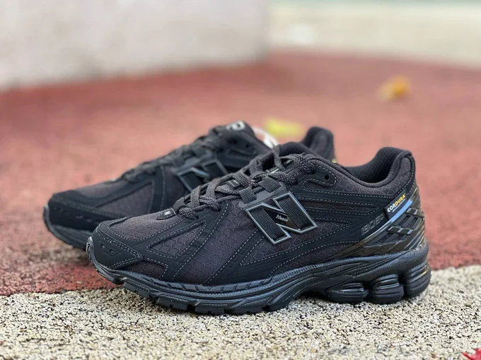 New Balance 1906R Black M1906RWF