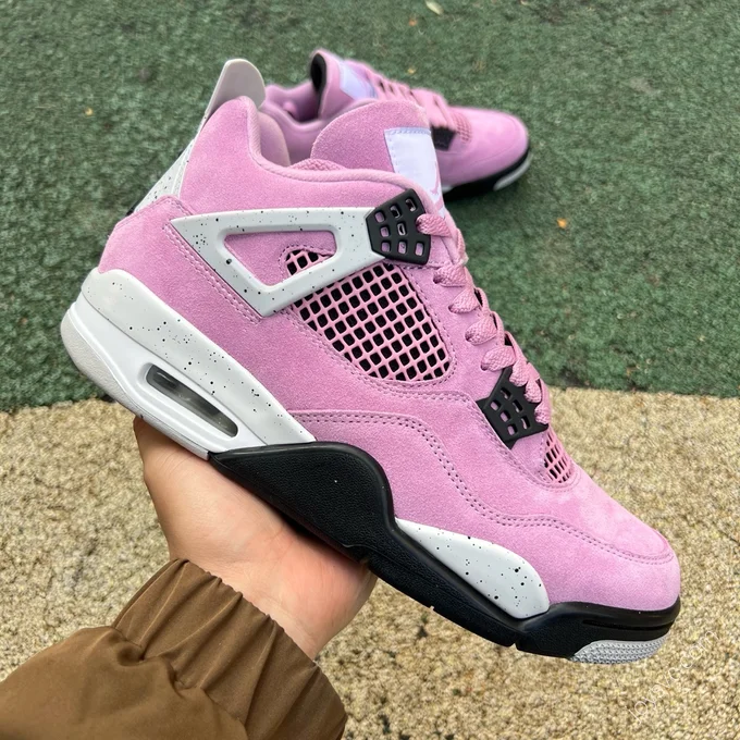 Air Jordan 4 WMNS 