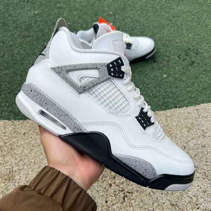 Air Jordan 4 