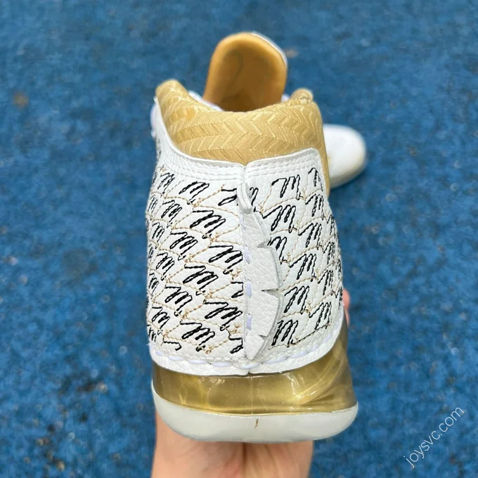 Air Jordan 23 Gold Sneaker