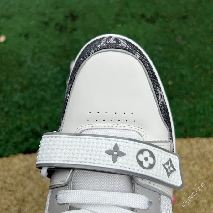 LOUIS VUITTON Trainer White Grey