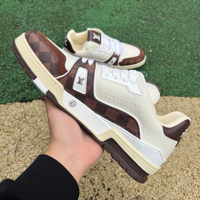 LOUIS VUITTON Trainer White Brown