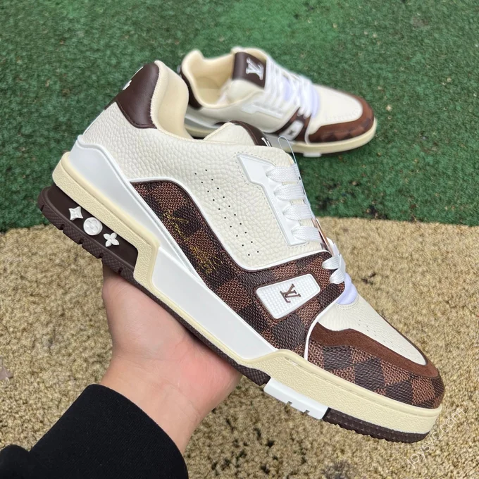 LOUIS VUITTON Trainer White Brown