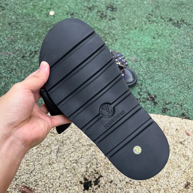 Takashi Murakami x LOUIS VUITTON Slides Black