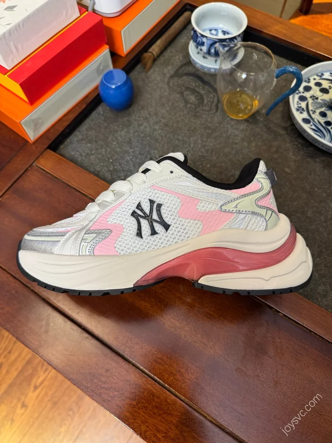 MLB New York Yankees Curve Runner White Pink 3ARNSPL4N GP011