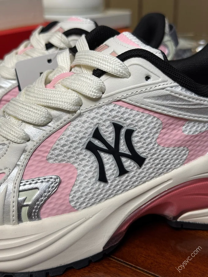 MLB New York Yankees Curve Runner White Pink 3ARNSPL4N GP011