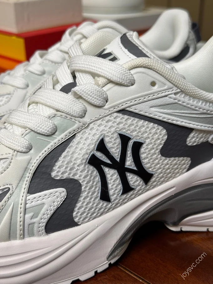 MLB New York Yankees Curve Runner White Grey 3ARNSPL4N GP011