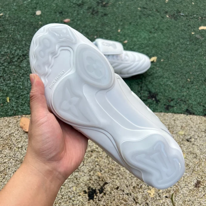 LOUIS VUITTON Footprint Soccer White Shoes
