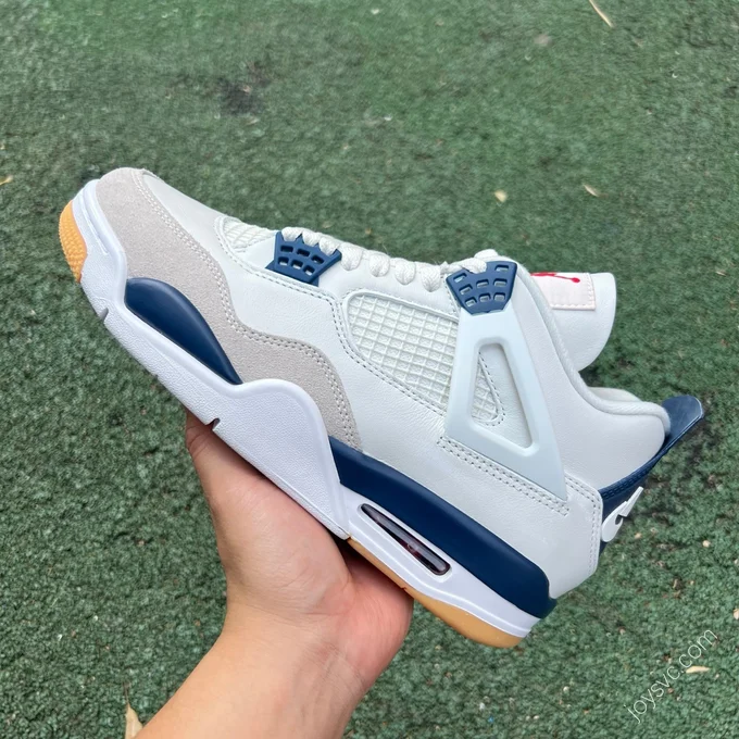 Nike SB x Air Jordan 4 